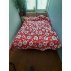 Slaapbank. bed 140x200