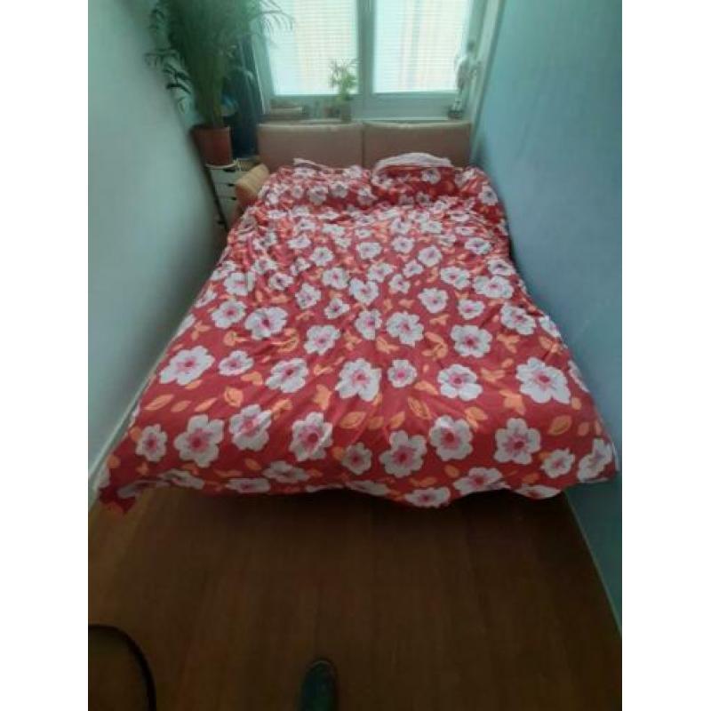 Slaapbank. bed 140x200