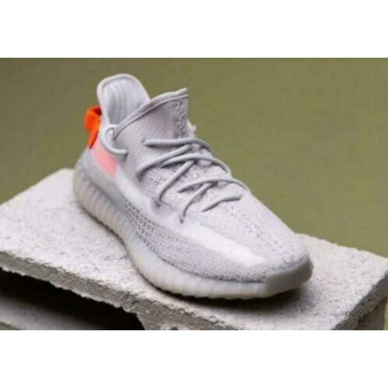 Te Koop: Yeezy Boost 350 V2 Tail Light Maat 39 1/3