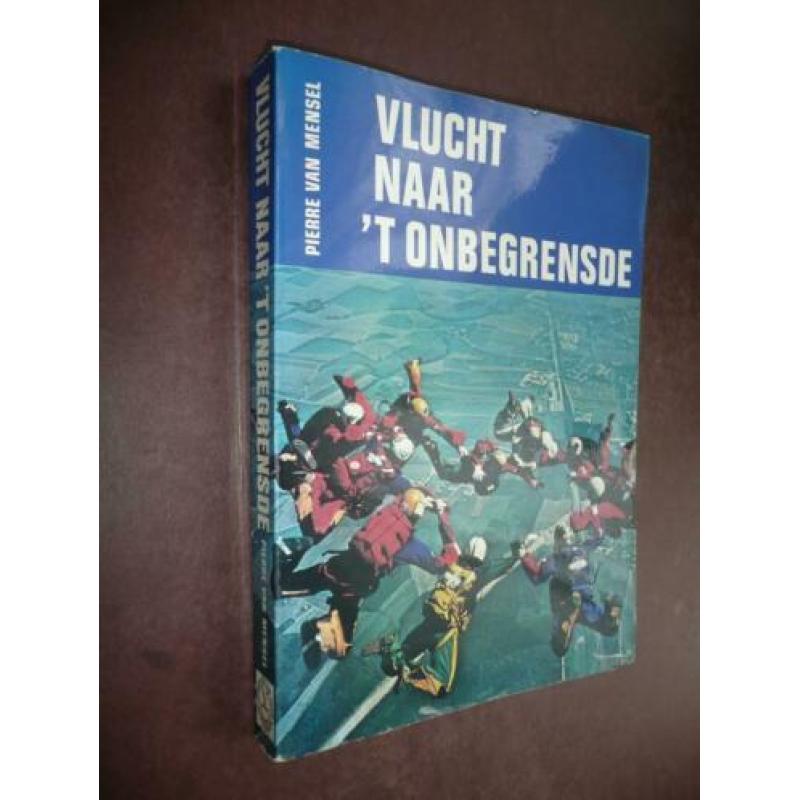 8 boeken parachute springen FALLSCHIRMSPORT – Gleitschirmseg