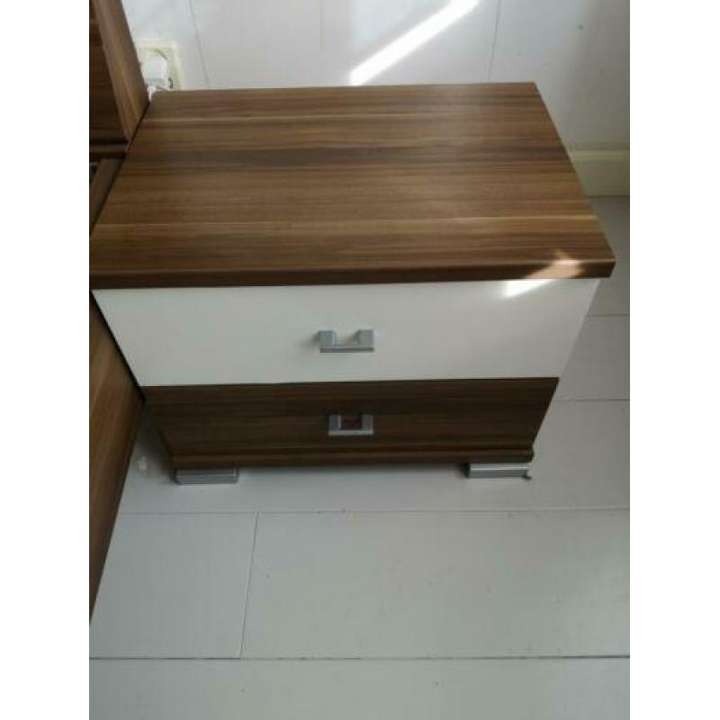 Bed met nachtkastjes 160 x 220