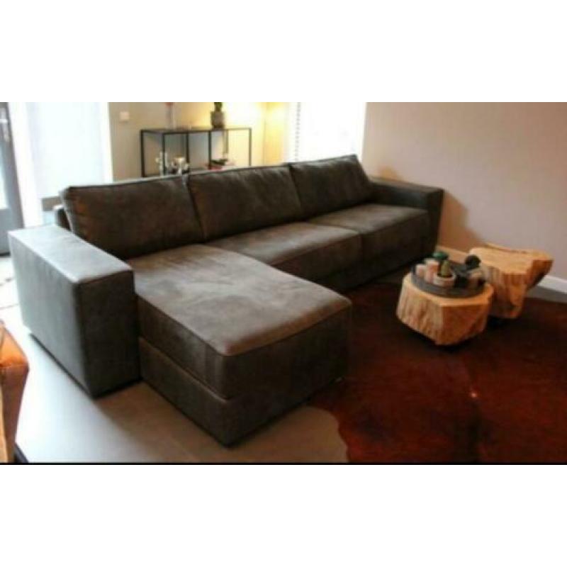 Mooie bank met chaise longue