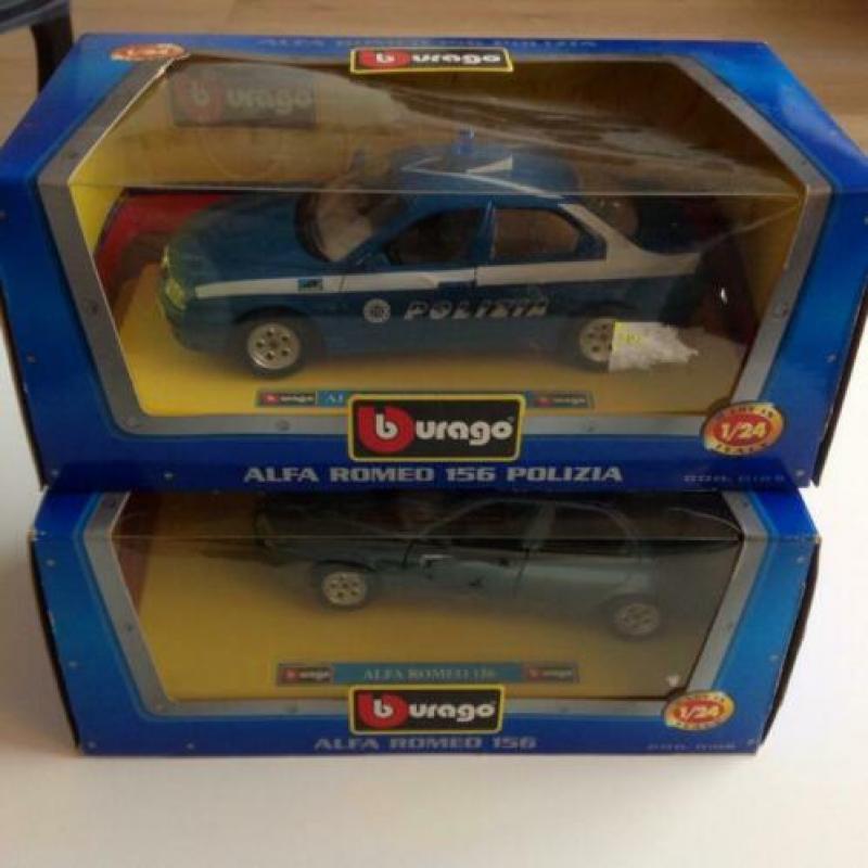 2 x Burago Alfa Romeo 156 1:24