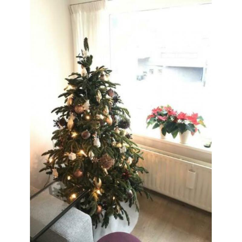 Complete kunstkerstboom met versiering