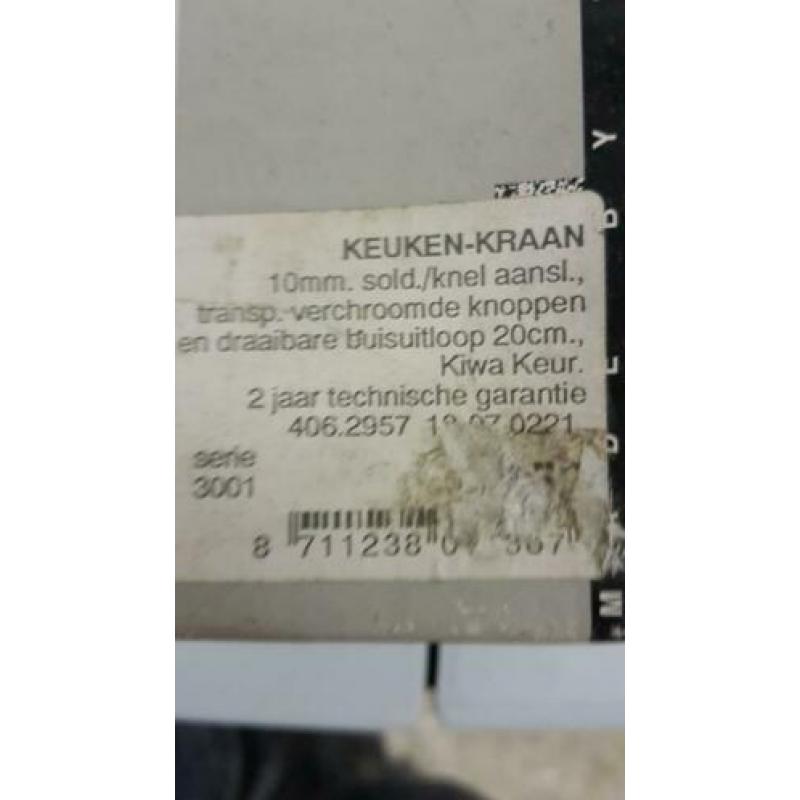 partij 8 stuks diverse nieuwe binnen kranen