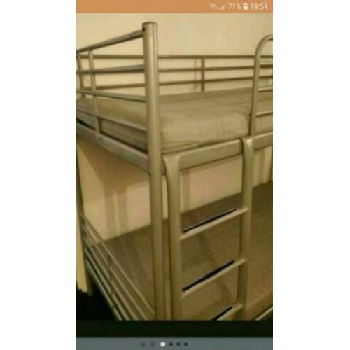Stapelbed of 2 losse bedden