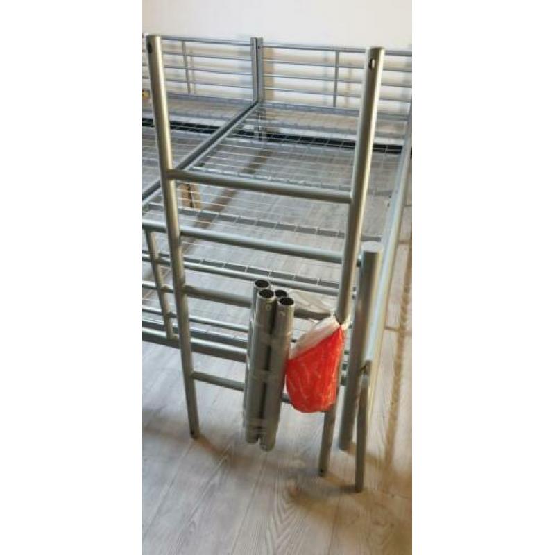 Stapelbed of 2 losse bedden