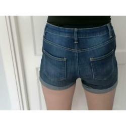 spijkershort met omslag. maat 36 van Denim Co