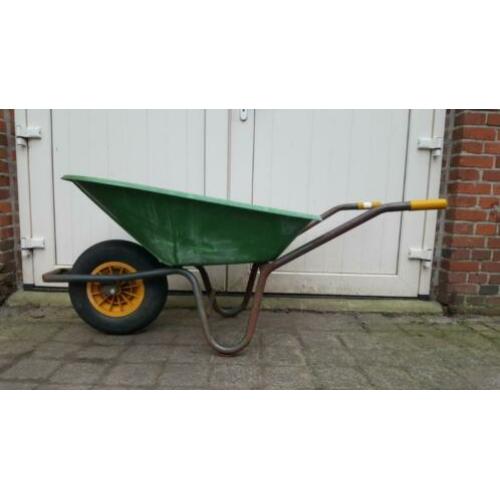 Goede fort kruiwagen met kunststofbak!