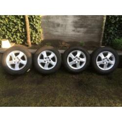 15” originele toyota auris / corolla velgen + winterbanden