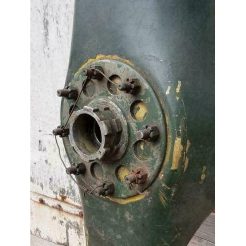 Originele houten propeller van een Russisch vliegtuig??