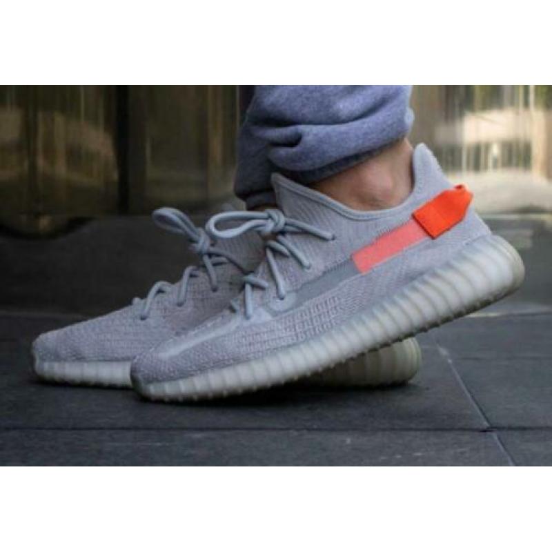 Te Koop: Yeezy Boost 350 V2 Tail Light Maat 39 1/3