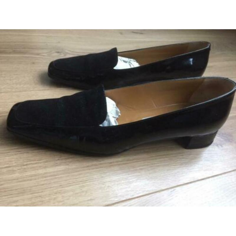 Als nieuw:zwart leren pumps maat 38