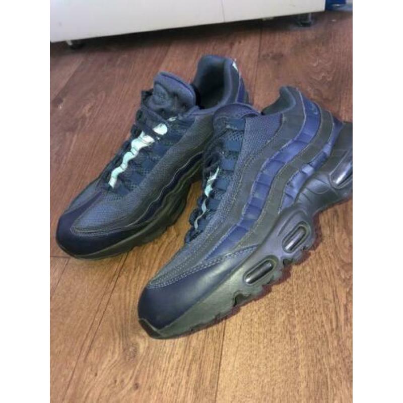 Nike Air Max 95 Essential
