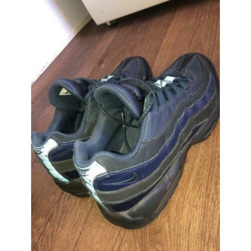 Nike Air Max 95 Essential