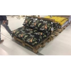 Te koop allerlei pallets voor meubels, bedden, vlotten etc.