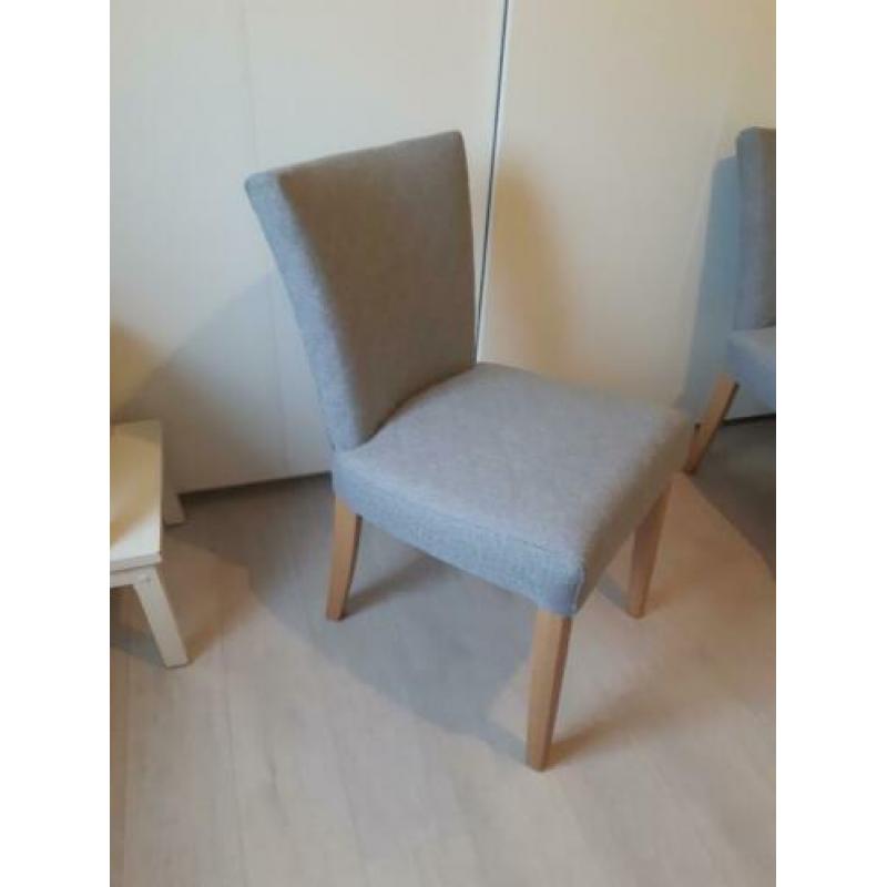 2 eetkamerstoelen