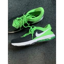 Nike sneakers en Asics hardloop schoenen