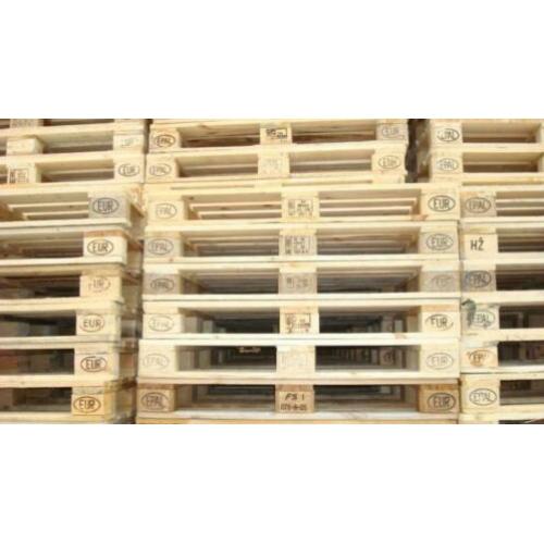 Te koop allerlei pallets voor meubels, bedden, vlotten etc.