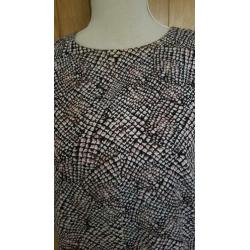 ZGAN JURK van H & M MAAT 40/42 o t o 51 cm NIEUWSTAAT