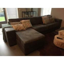 Mooie bank met chaise longue