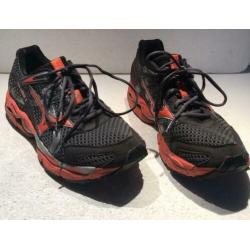 MIZUNO WAVE ENIGMA 2 HEREN HARDLOOPSCHOENEN maat 45