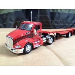 Tonkin Kenworth T700 dubbele trailers Tiger Lines