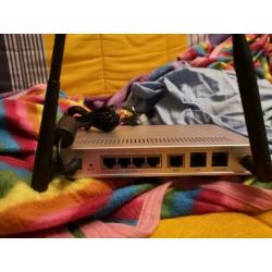 Zyxel Zywall 2WG Isa router, switch, VPN, firewall