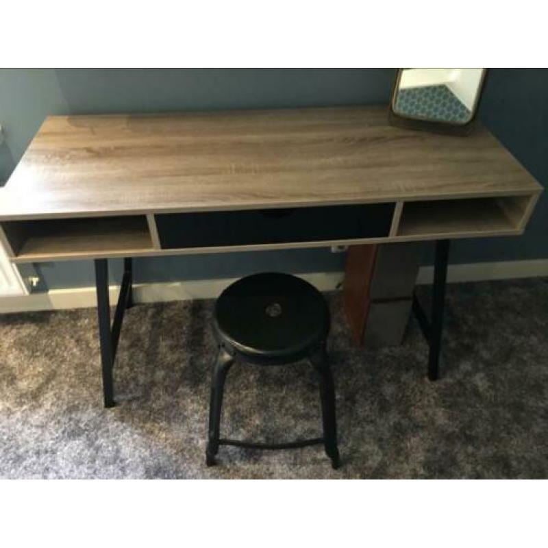 Bureau met kruk
