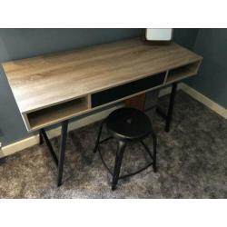 Bureau met kruk