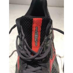 MIZUNO WAVE ENIGMA 2 HEREN HARDLOOPSCHOENEN maat 45