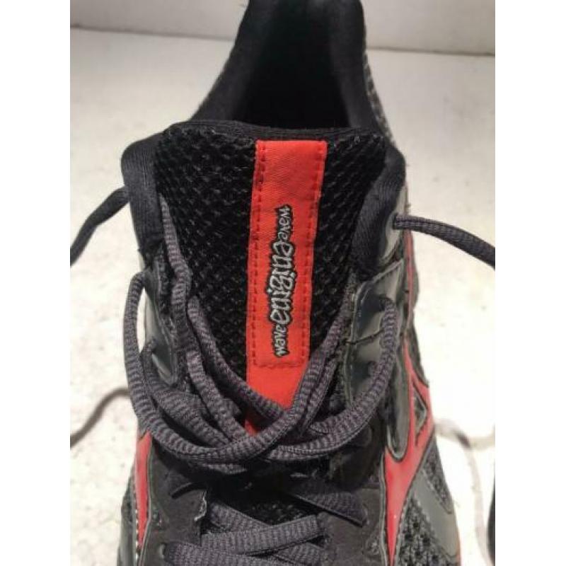 MIZUNO WAVE ENIGMA 2 HEREN HARDLOOPSCHOENEN maat 45