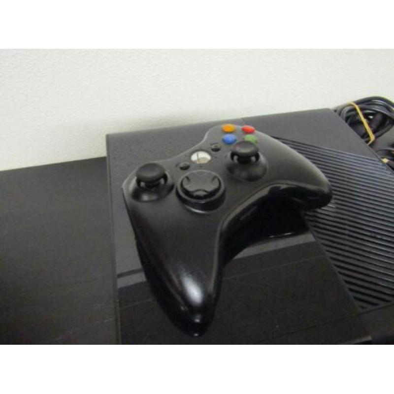 Xbox 360 new slim 4 GB