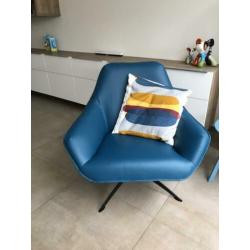 Leren draaifauteuil Montel. In nieuwstaat.