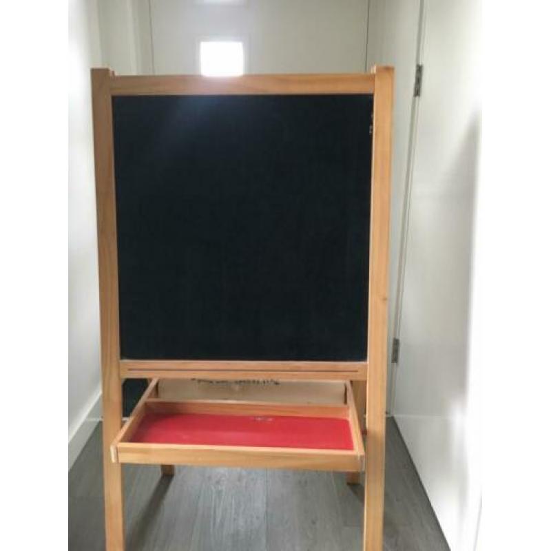 IKEA schoolbord. Hoogte 118cm en breedte 64cm.