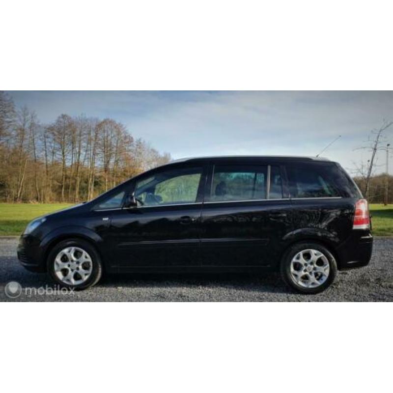 Opel Zafira 2.2 Cosmo, zeer goed onderhouden, 7 prs.