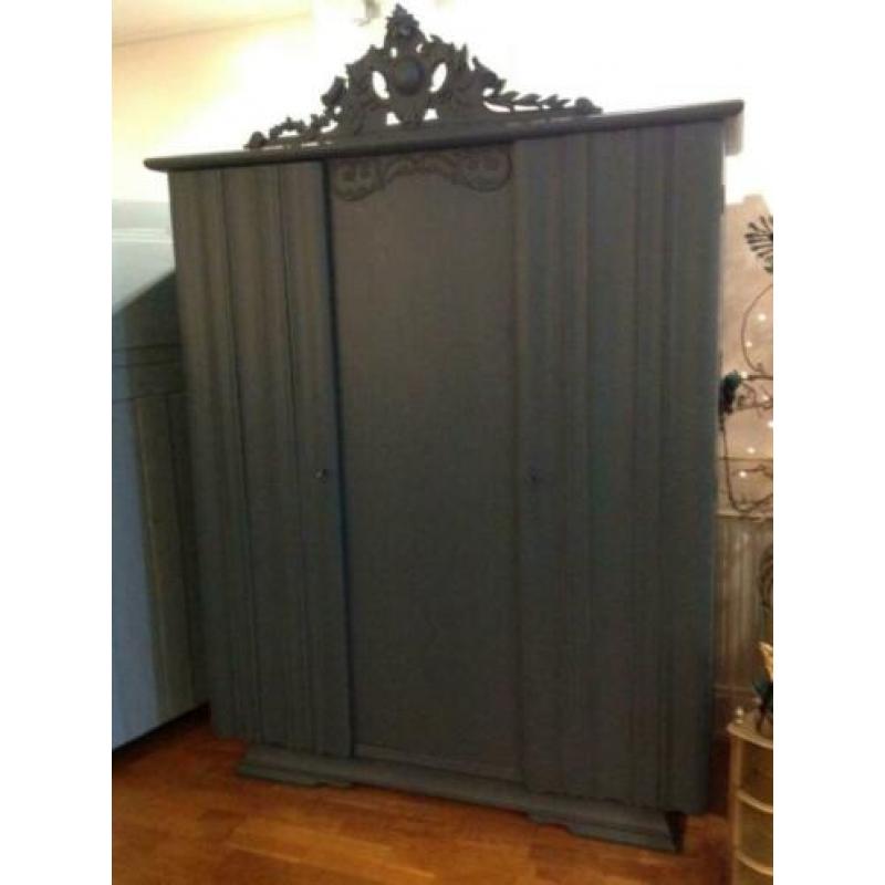 Vintage kast, brocante kledingkast, oude linnenkast VdlM