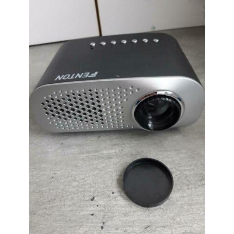 Fenton portable mini beamer