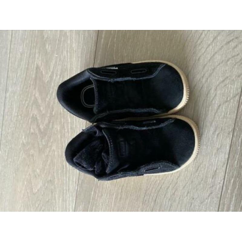 Puma velvet sneakers maat 23