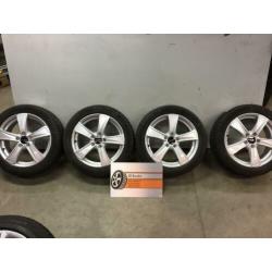 Audi A3 / VW Golf 17 inch Velgen met Winterbanden 5x112