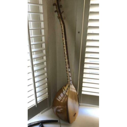 Mooi snaar instrument met hoes , Turkse Saz ingelegd hout