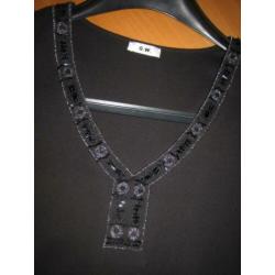 Zwart shirt met sierlijke V-hals GERRY WEBER 40-42 Snazzeys