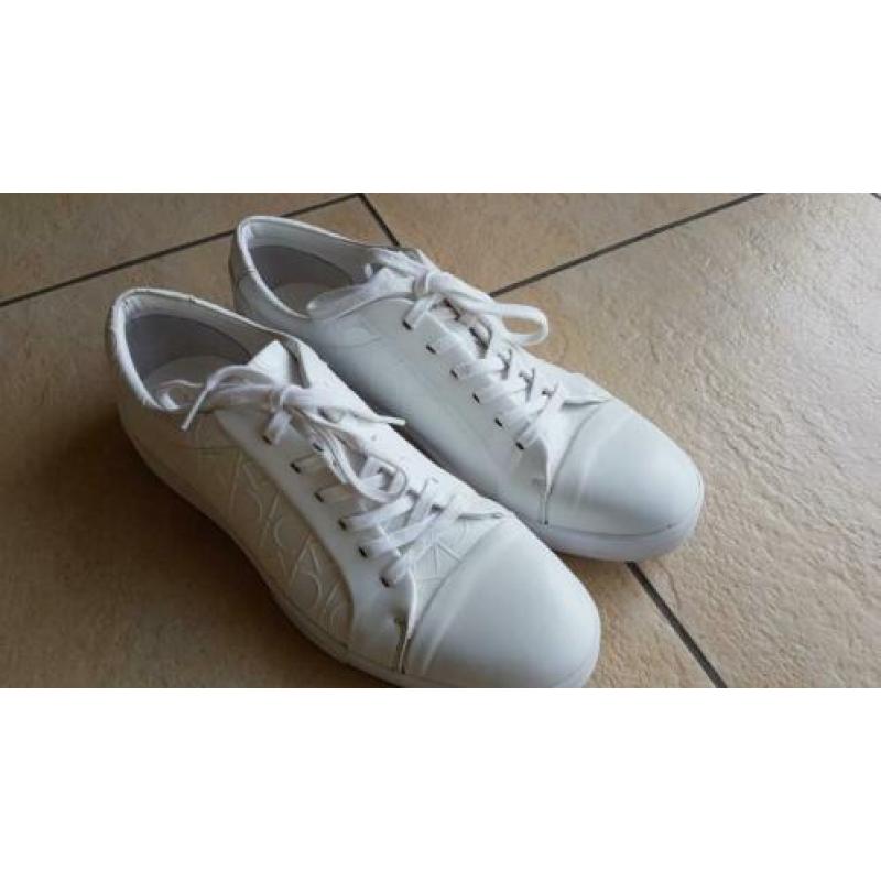 Calvin Klein schoenen / sneakers off white mt 44 zgan