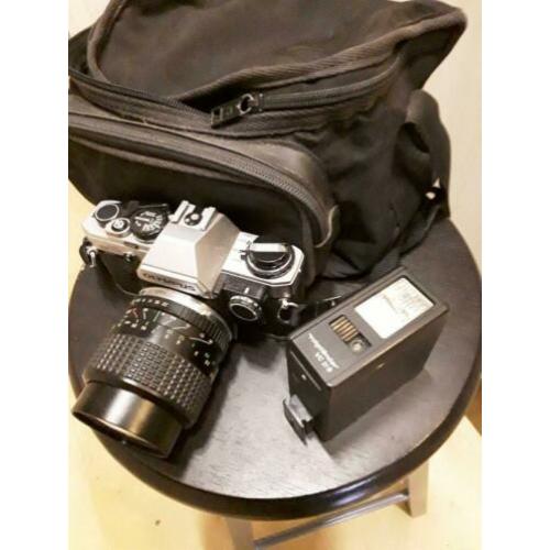 Olympus OM10+lens Panagor autozoom28-70mm+Voigtlander flits