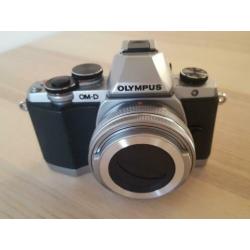 Olympus OM-D E-M10 Camera body Zwart incl. accessoires