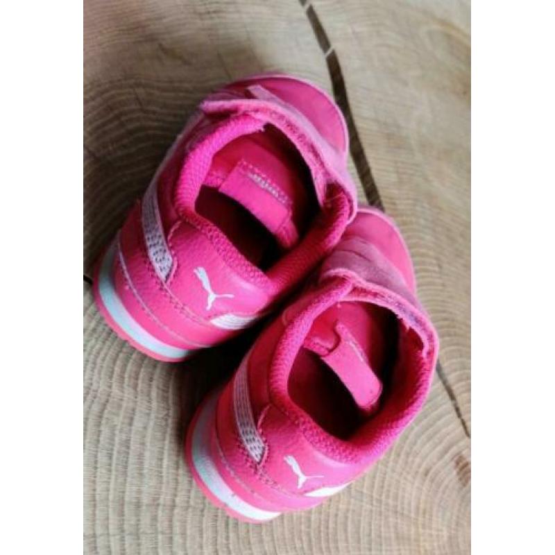 Roze Puma sneakers met klittenband maat 23