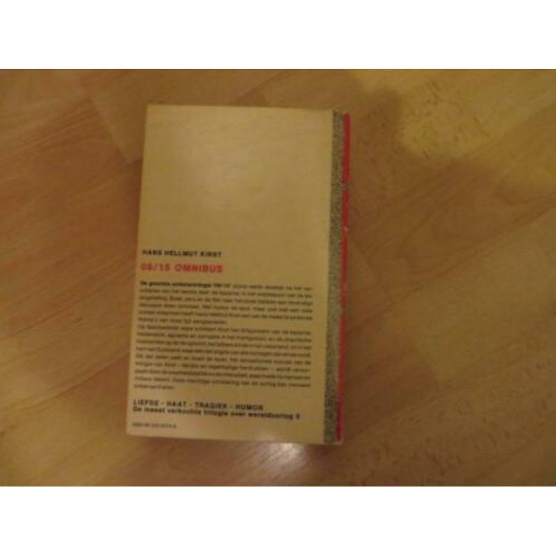 Te koop aangeboden: Diverse oorlogsboeken