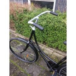 Twee mooie oma fietsen
