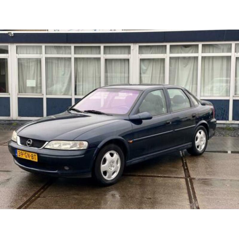 Opel Vectra 1.8-16V Business Ed./Clima/CruiseC/Nieuwe APK