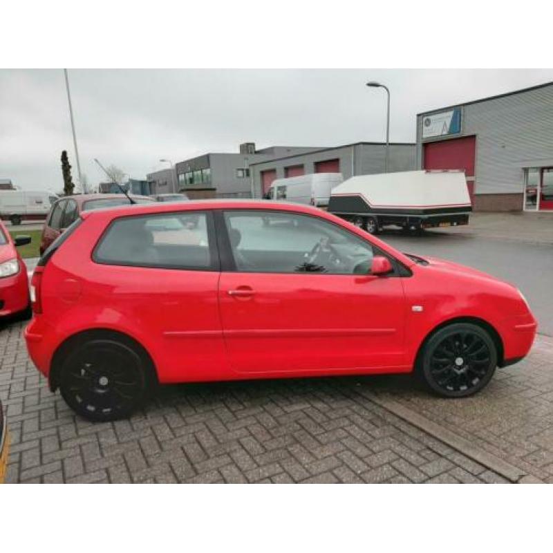Volkswagen POLO 1.4 HIGHLINE AIRCO/CRUISE/STOELVERWARMING
